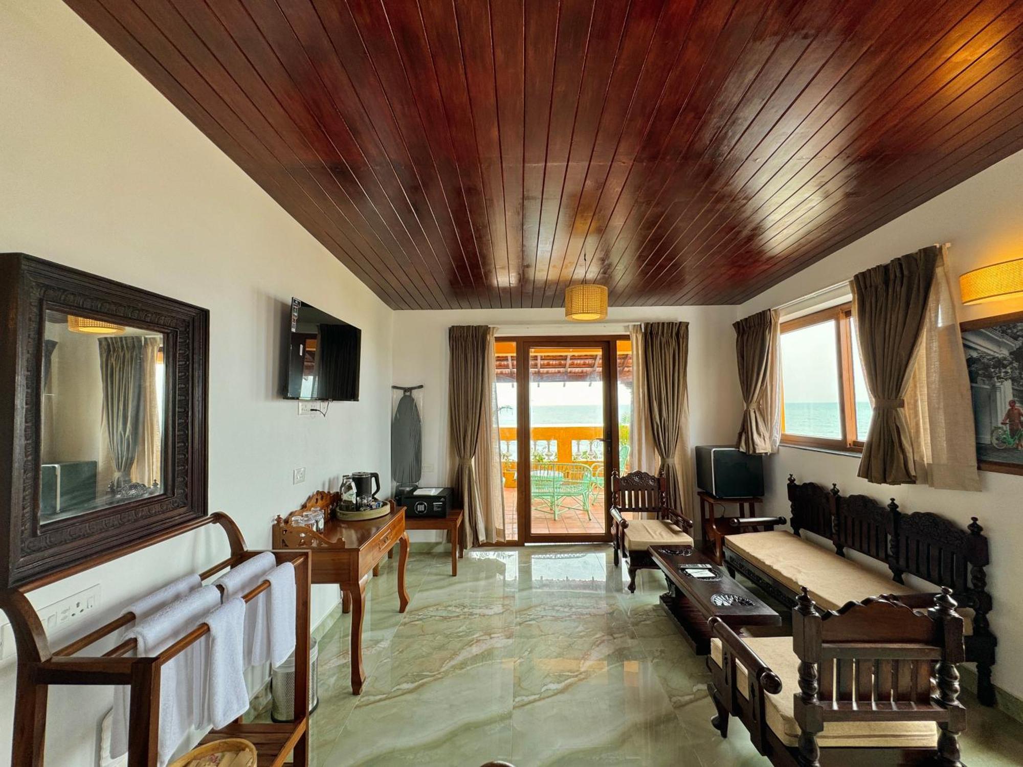 La Plage Seaview Suites Pondicherry Ngoại thất bức ảnh