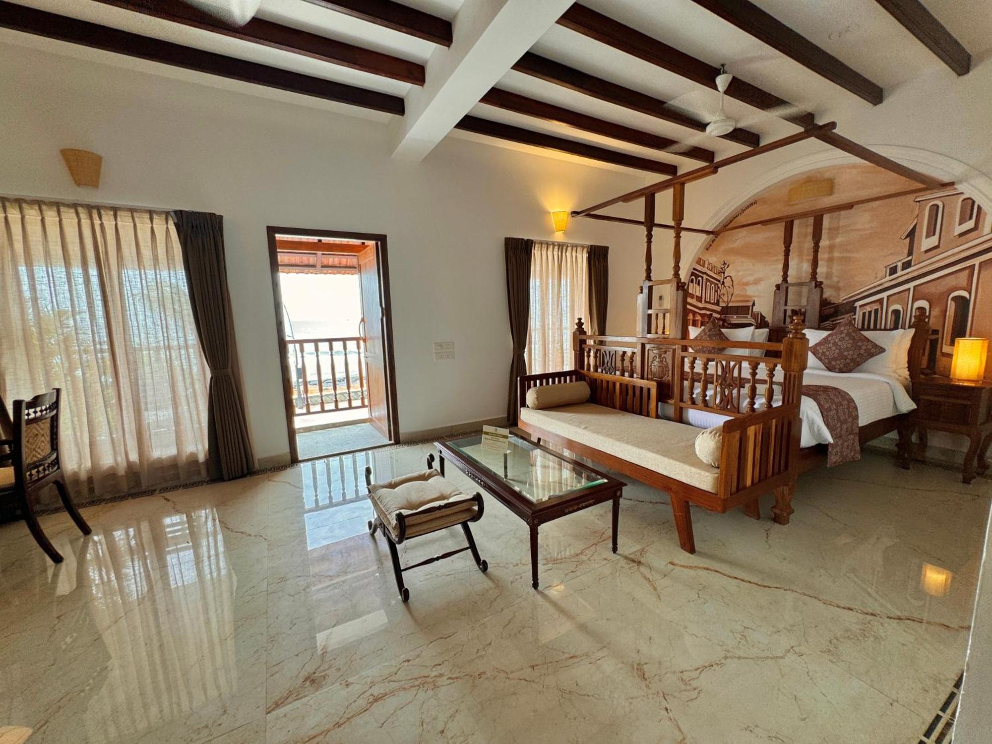 La Plage Seaview Suites Pondicherry Ngoại thất bức ảnh
