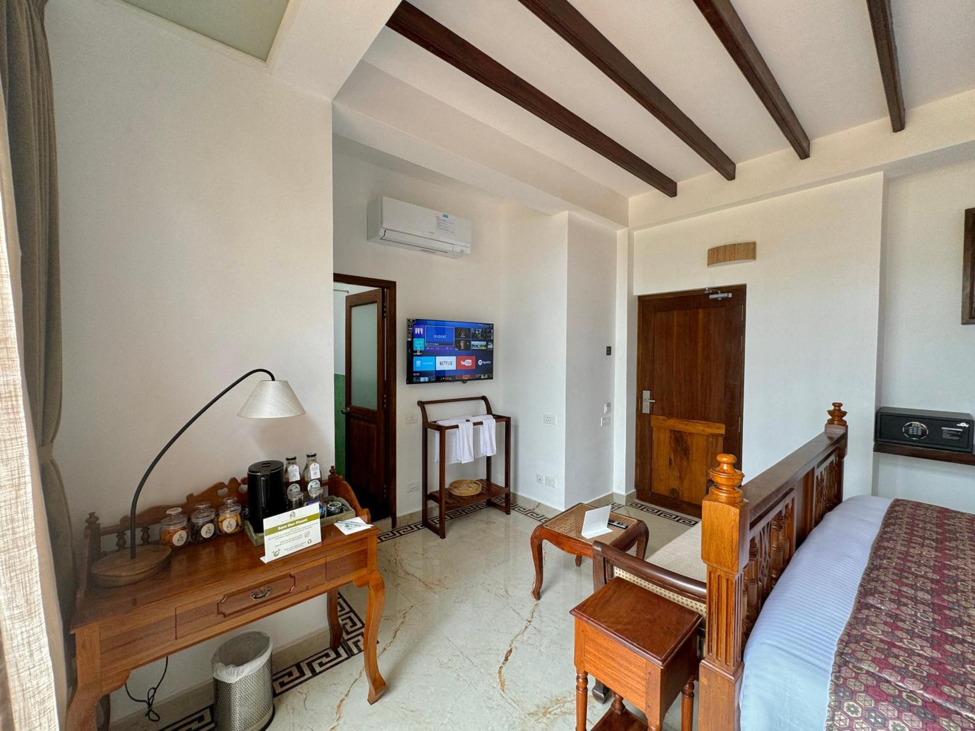 La Plage Seaview Suites Pondicherry Ngoại thất bức ảnh
